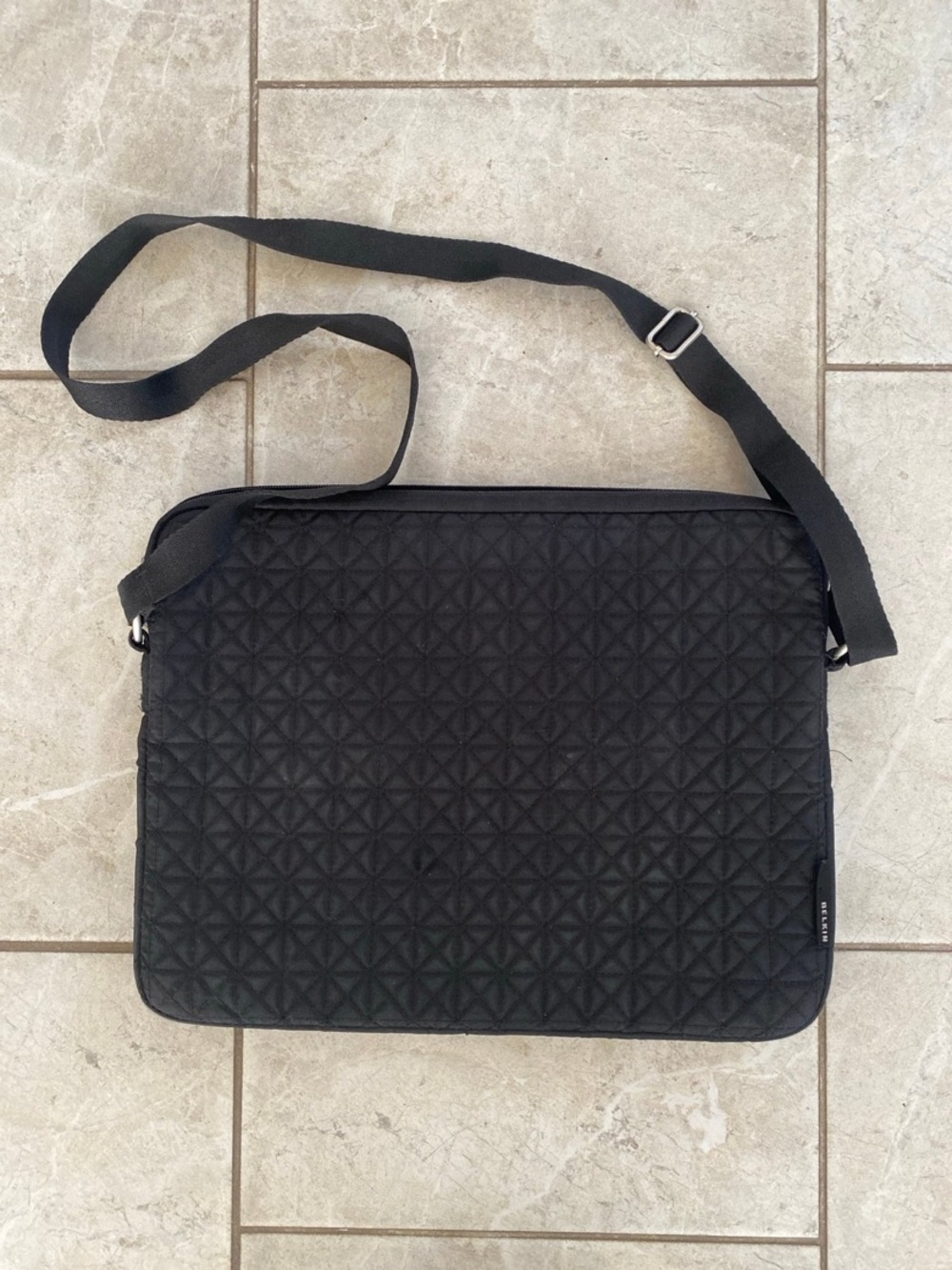 Belkin Black Quilted Laptop Bag Messenger Bag
